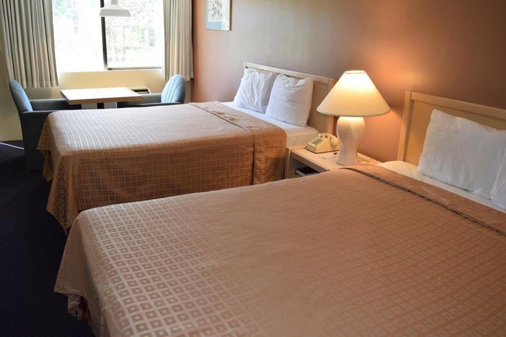 Valley Oaks Inn Woodland Ngoại thất bức ảnh